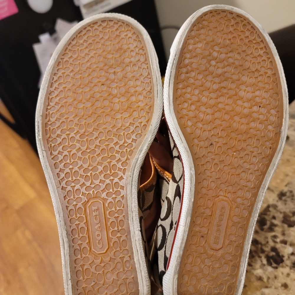 Shoes - Picture 2 of 6
